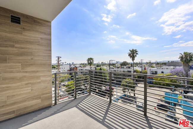 Photo - 7428 Santa Monica Blvd Unit 304