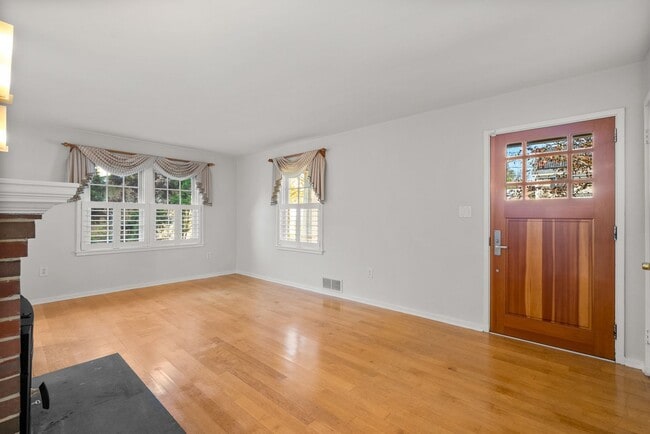 Photo - 3 Bed 3 Bath - Kensington Craftsman - Move...