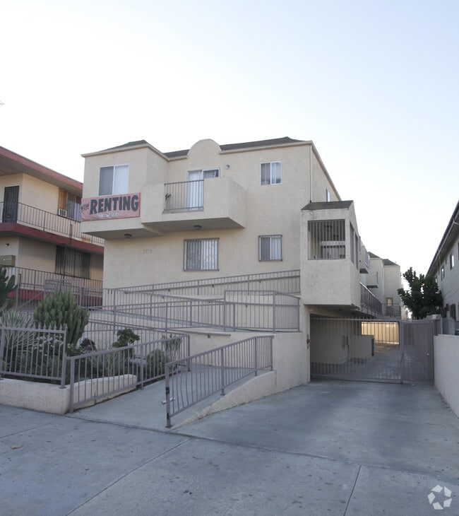 Building Photo - Lexington 5716 Rental