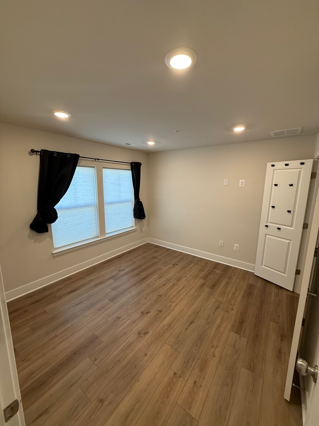 Building Photo - 333 Alluvium Dr