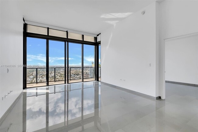 Photo - 88 SW 7th St Unidad 4110