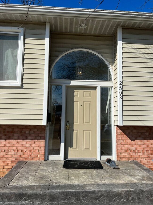 Photo - Split level 4-bedroom 3-bathroom home