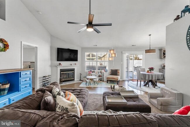 Photo - 33 Birchwood Dr