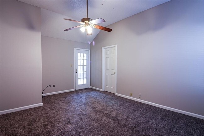 Photo - 3BD/2BA Home in Lakeland. Conveniently located. Pets Welcome.