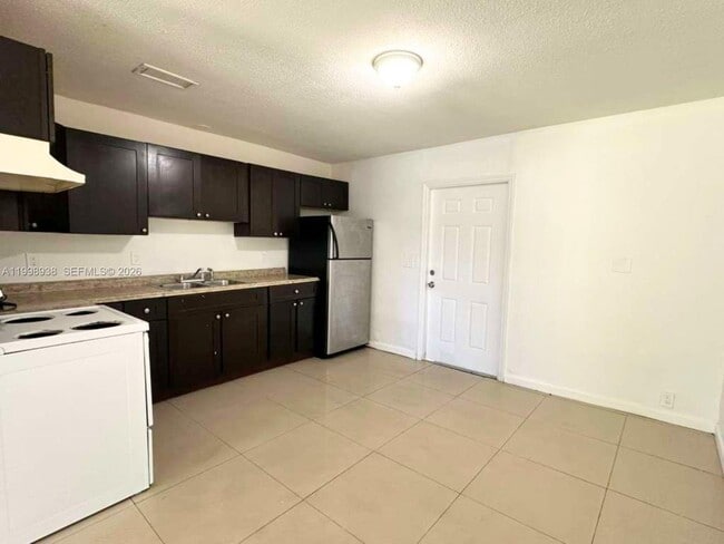 Photo - 623 NW 3rd Ave Unit 1