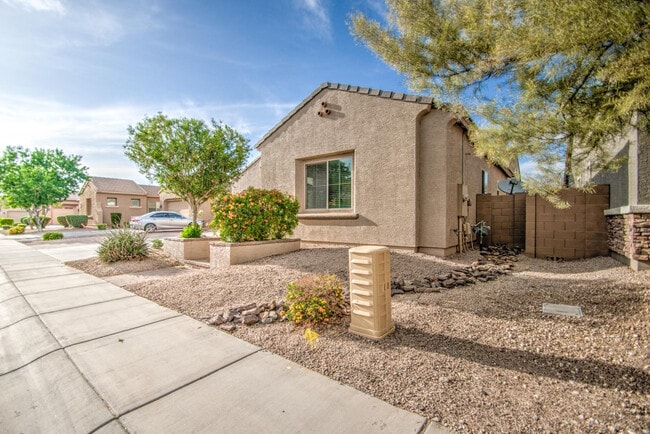 Photo - 2552 E Redwood Pl