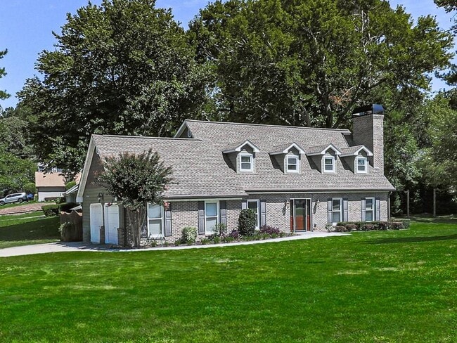 2200 Heritage Trace View