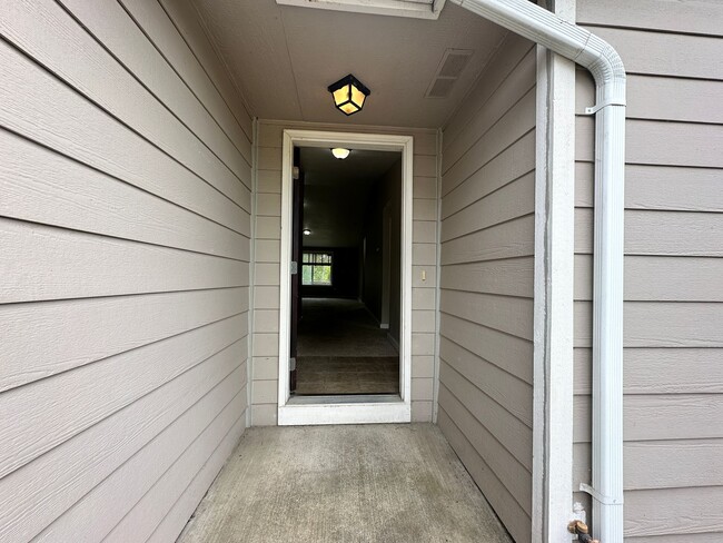 Photo - 622 NE Trinity St