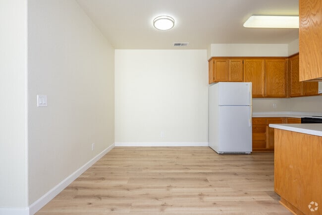 2BR, 1BA - 864SF - Dining Room