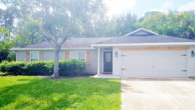 Building Photo - 1726 SW Millikin Ave Rental