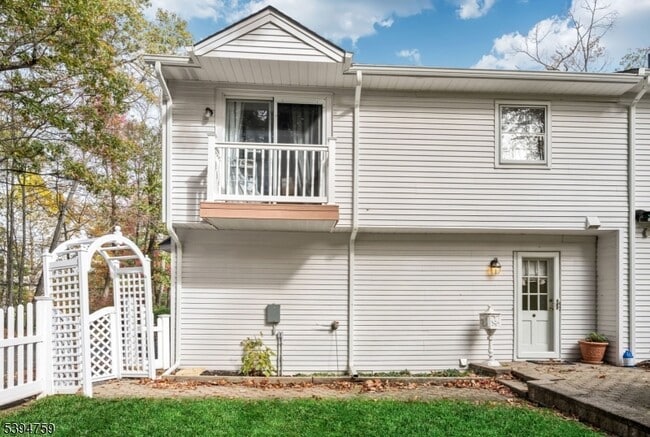 Building Photo - 612 High Mountain Rd