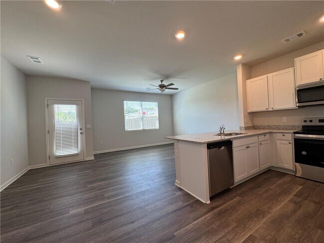 Photo - 1005 N 2nd Ave NW