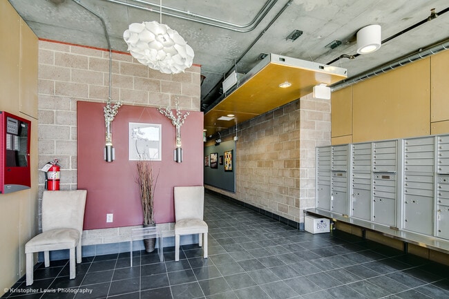 Building Photo - 3101 Blake St Unit 308