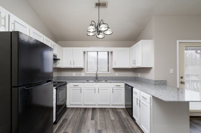 Photo - Country Shores Apartments