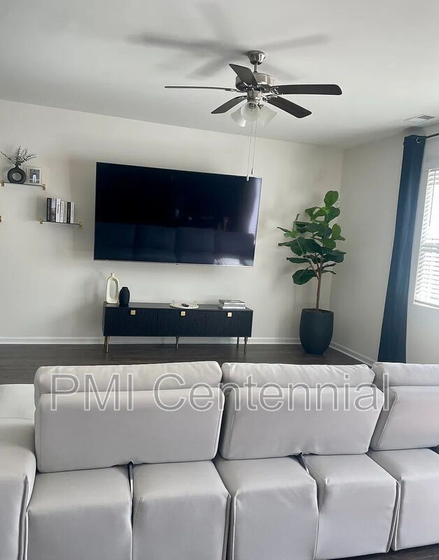 Photo - 192 Hampton Cir