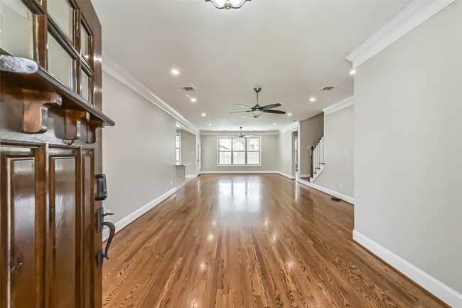 Photo - 1317 Chantilly Ln