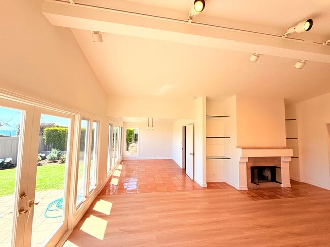 Photo - Fantastic Single Story 3 bed - 3 bath with backyard in Malibu - Topanga Beach Area