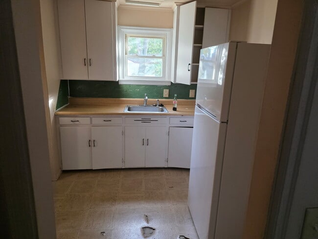 Photo - 732 Maplehill Ave