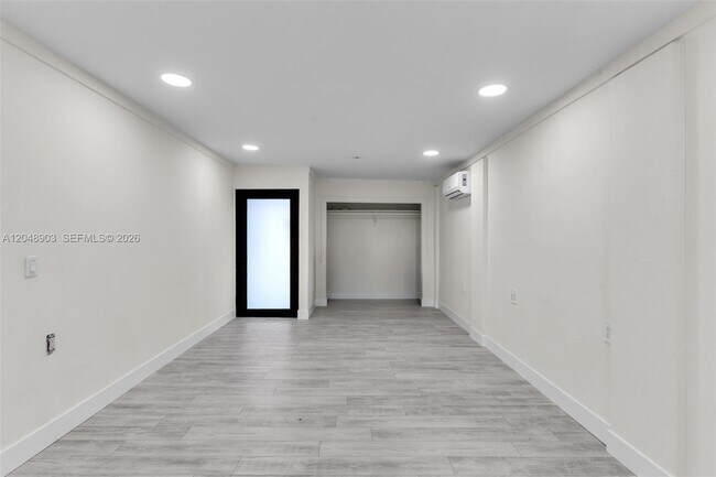 Photo - 725 SW 1st Ave Unit 1
