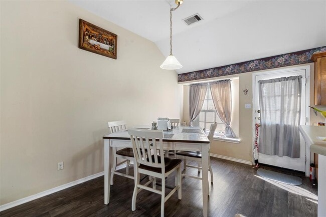 Photo - 707 Broken Bow Dr