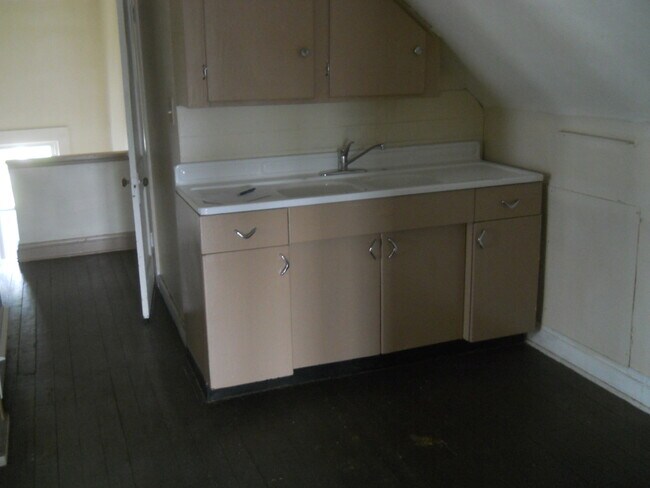 Photo - 1247 Donald Ave Unit 3