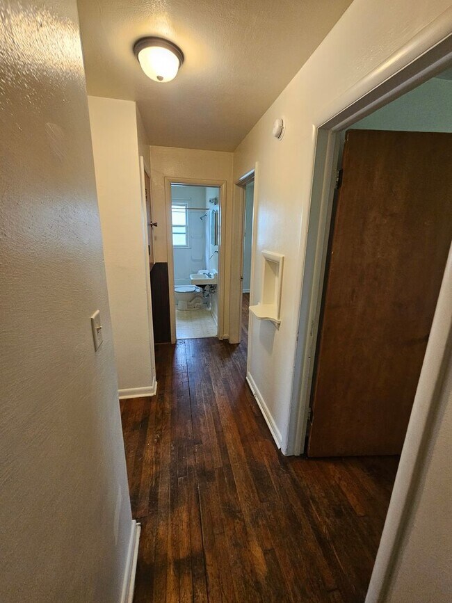 Photo - 1021-1023 Brown Unidad 1021