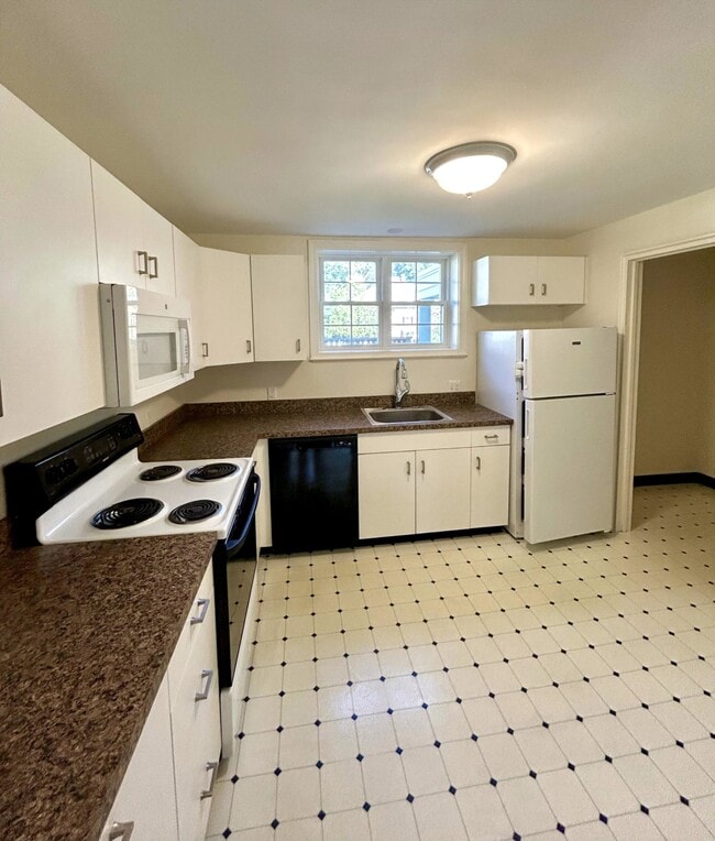 Photo - 165 Thoreau St Apartamentos Unidad Thoreau Gardens