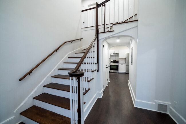 Photo - 10 Wampanoag Trl Unit 1