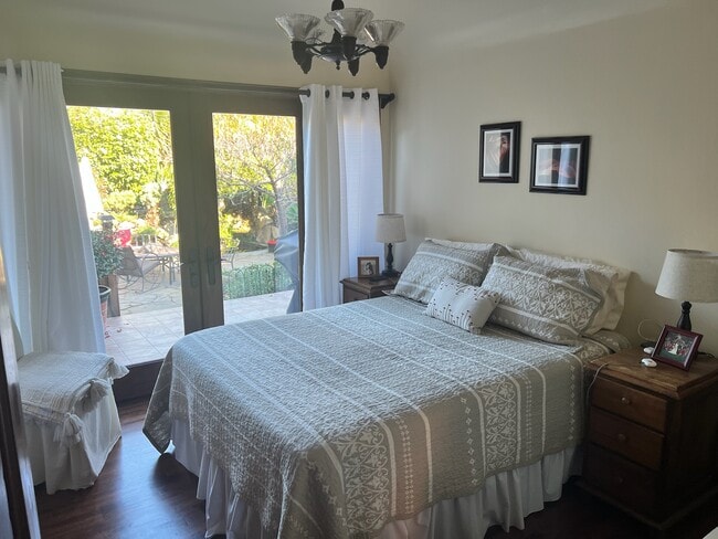 Photo - 2034 Gillespie St