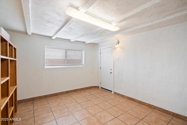 Photo - 703 W 1st Pl