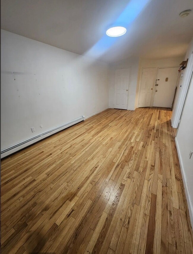 Photo - 92-35 53rd Ave