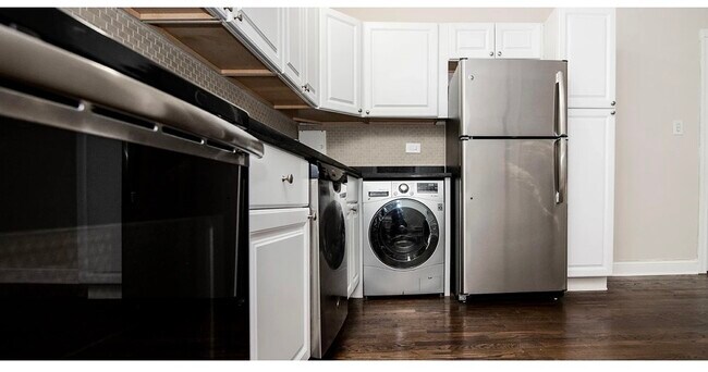 Photo - 3345 N Marshfield Ave
