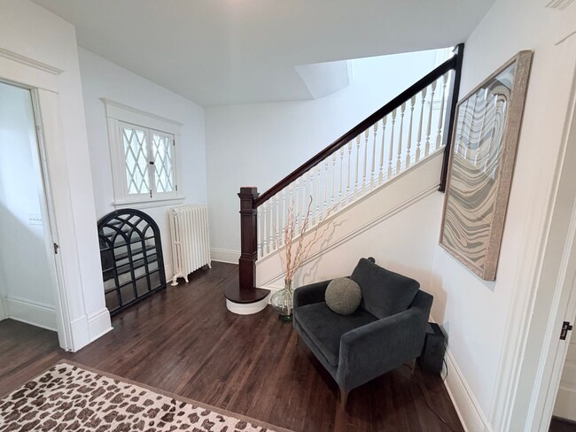 Photo - Gorgeous 3 Bedroom with Modern Upgrades!!