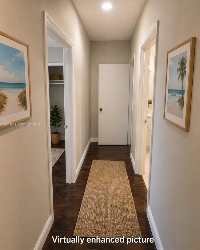 Photo - 1008 N 18th Ct Unit 101B