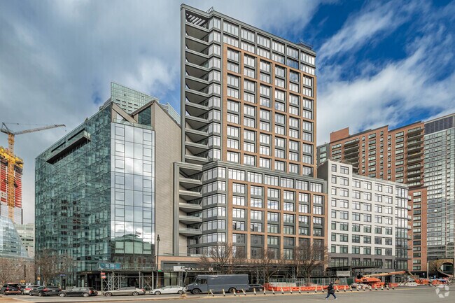 Photo - 8 Court Square