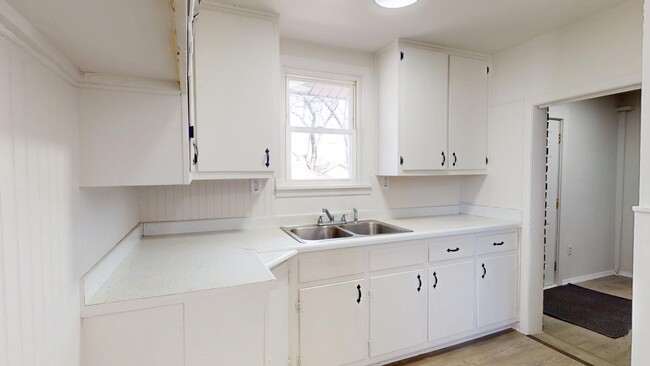 Photo - 109 W Ely St Apartment