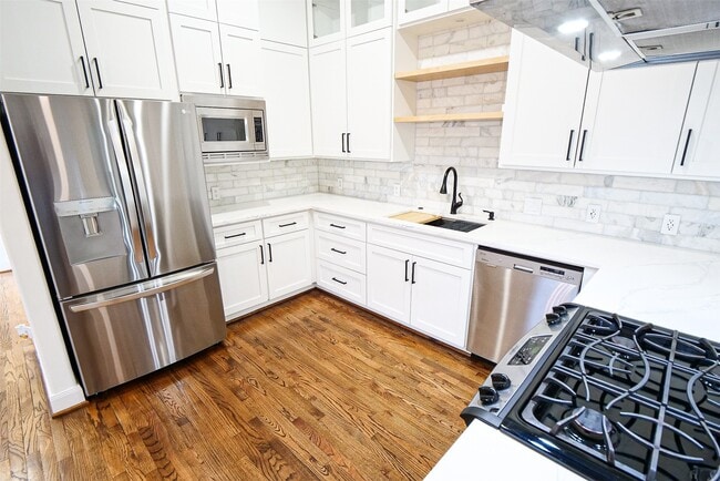 Building Photo - 6116 1/2 Hamman St Rental