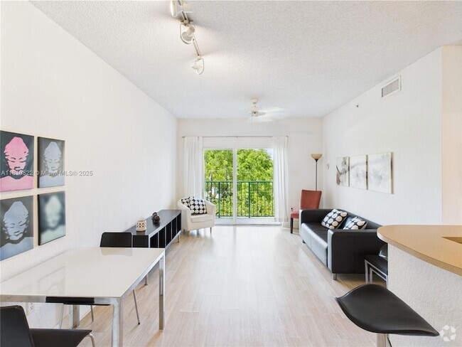 Building Photo - 6001 SW 70th St Unit 455 Rental