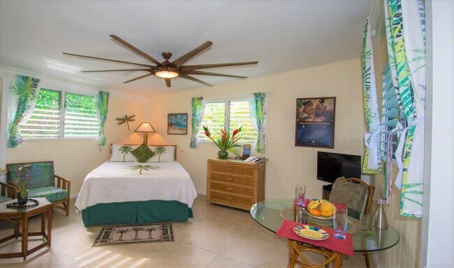 Surrounded by Windows on 3 Sides - 291 Awakea Rd Unit A