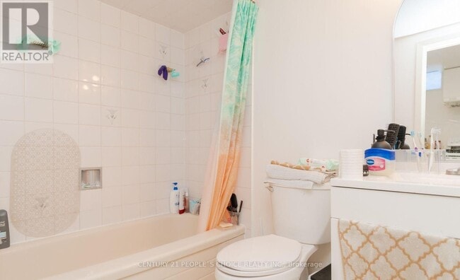 Photo - 362 Kingsbridge Garden Cir