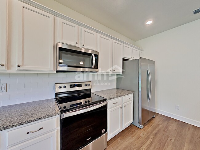 Photo - 8661 Highfield Ave