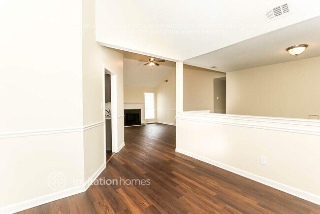 Photo - 1131 Collyns Ct