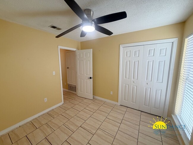 Photo - 134 Midland Ct