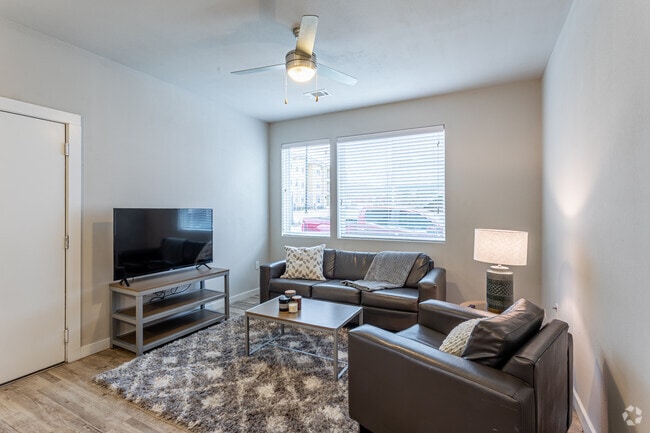 2BR, 2BA - The Lloyd Wright