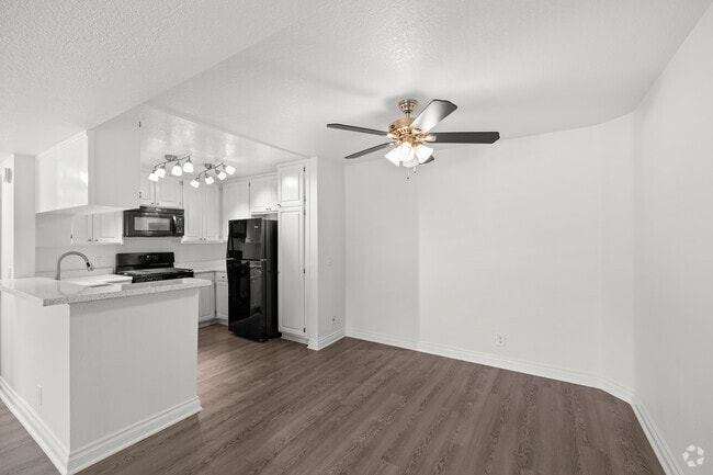 2BR, 2BA - 1,255SF - Dining Room