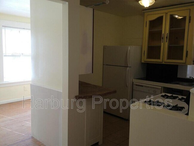 Photo - 852 Garfield Ave