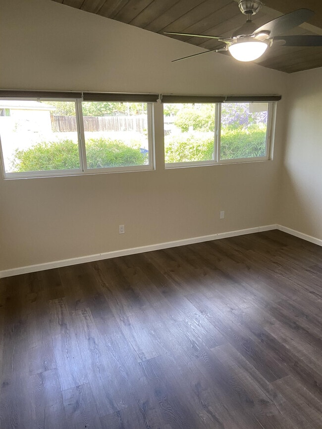 Photo - 4938 54th St