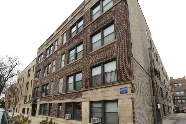 Building Photo - 1040 W George St Unit K09J