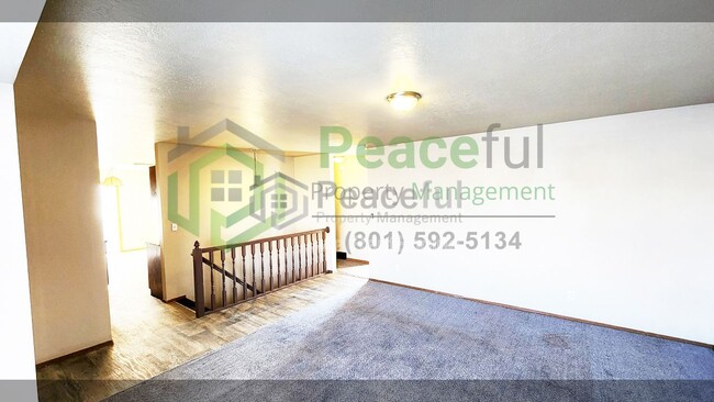 1129 W 2450 N
