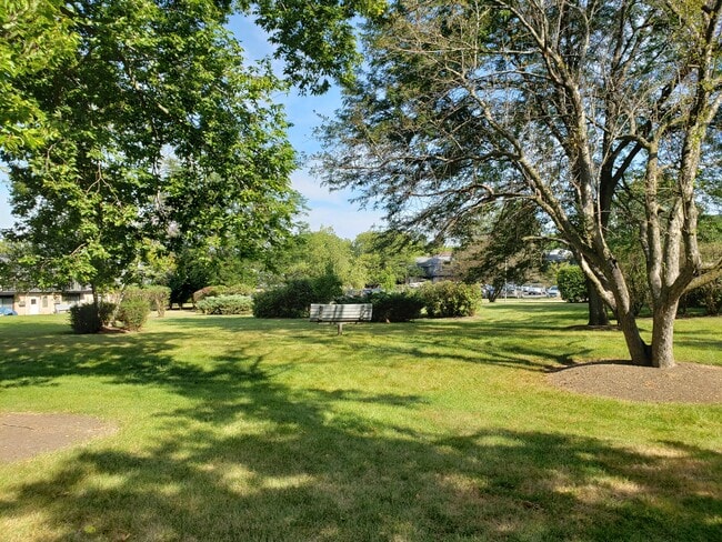 Photo - 865 Westmoreland Dr Unit 24